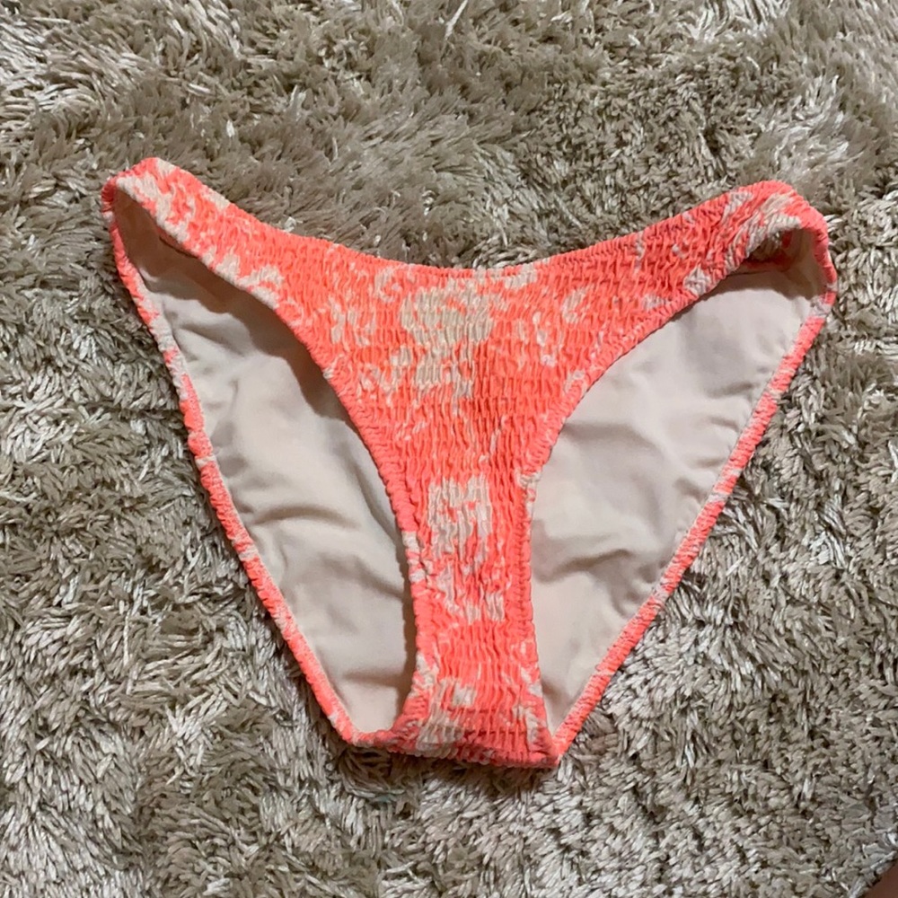 Triangl bottoms size M
